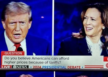 Budimo iskreni, Harris je obrisao pod s Trumpom — RT World News