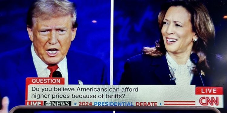 Budimo iskreni, Harris je obrisao pod s Trumpom — RT World News