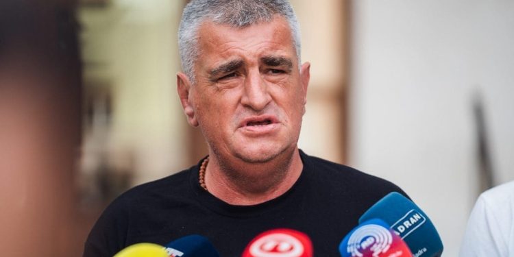 Bulj objavio dokaz da je obustavu izložbe tražio ranije: “Pupovčevi koalicijski partneri iz sinjskog HDZ-a lažu”