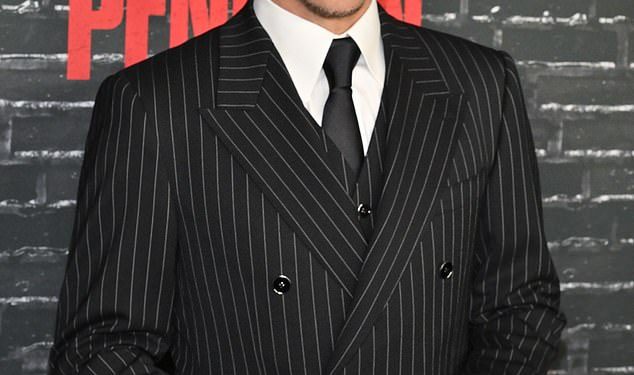 Colin Farrell, 48, izlazi na crveni tepih sa svojim 14-godišnjim sinom Henryjem na njujorškoj premijeri filma The Penguin