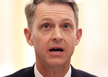 DOJ tuži Alabamu, državnog državnog dužnosnika za izbore zbog navodnog čišćenja glasača koji nisu državljani preblizu izbora