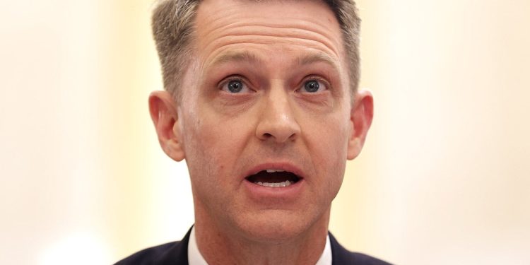 DOJ tuži Alabamu, državnog državnog dužnosnika za izbore zbog navodnog čišćenja glasača koji nisu državljani preblizu izbora