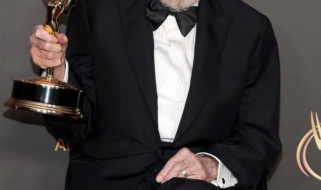 Dick Van Dyke, 98, prisiljen OTKAZATI svoj prvi javni nastup izvan Los Angelesa u nekoliko mjeseci