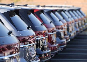 Div europske autoindustrije najavljuje zatvaranje tvornica i masovna otpuštanja