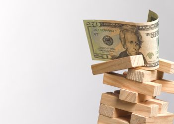 Dolar je ‘opasna valuta’, kaže bivši direktor MMF-a za RT — RT Business News