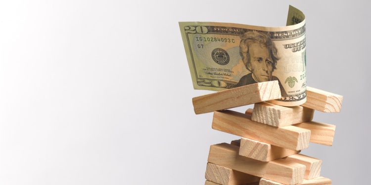 Dolar je ‘opasna valuta’, kaže bivši direktor MMF-a za RT — RT Business News