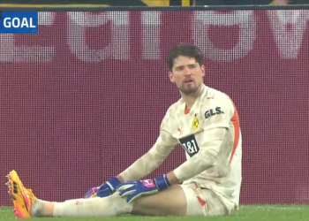 Dortmund, kakva patka od golmana! Zabija gol u prazan gol