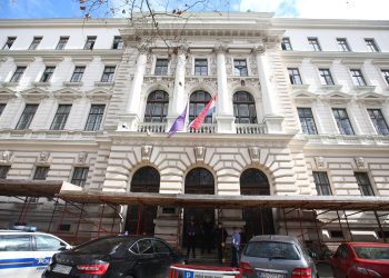 Drama na zagrebačkom Županijskom sudu: Policija na terenu, u tijeku je evakuacija iz zgrade