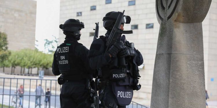 Drama u Njemačkoj, Sirijac planirao napad mačetom: ‘Htio ih je ubiti na pauzi za ručak’