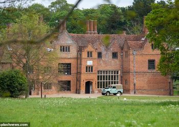 EDEN POVJERLJIVO: Curenja su na jelovniku na seoskoj gomili Jamieja Olivera