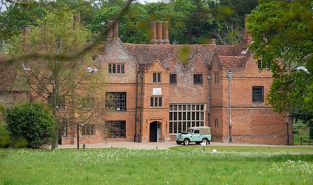 EDEN POVJERLJIVO: Curenja su na jelovniku na seoskoj gomili Jamieja Olivera