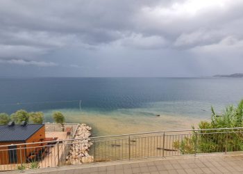 EKOCID U UMAGU Prilikom svake kiše hrpetine zemlje završavaju u moru i polako ubijaju morske organizme!