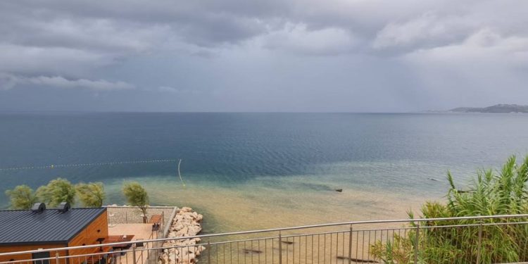 EKOCID U UMAGU Prilikom svake kiše hrpetine zemlje završavaju u moru i polako ubijaju morske organizme!