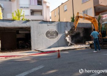 FOTO Srušen objekt u mostarskom naselju Vatikan, vlasnik tvrdi da grad nije imao pravo na demoliciju