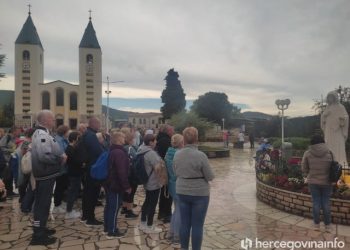 FOTO/VIDEO MEĐUGORJE NAKON ODLUKE Molitva, mir i tišina. Izjave prepuštene Vatikanu i biskupu Petru Paliću