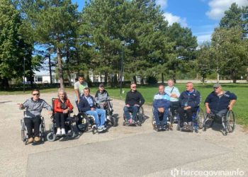 FOTO/VIDEO Osobe s invaliditetom natjecale se u spretnosti vožnje automobilom