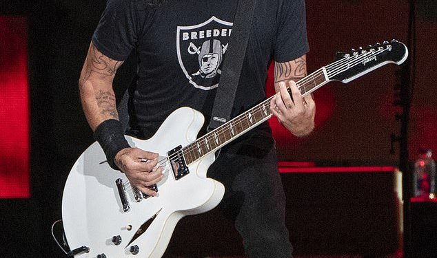 Foo Fighters ‘spremni su na pauzu’ dok Dave Grohl pokušava ‘vratiti povjerenje svoje obitelji’ nakon skandala s dječjom bombom i aferom