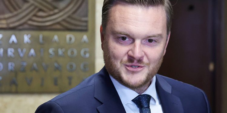 Građani u prvom krugu uplatili 393,3 milijuna eura trezorca