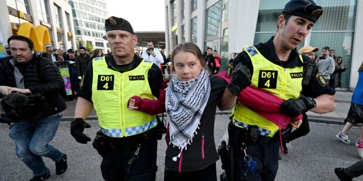 Greta Thunberg među 6 uhićenih na antiizraelskom prosvjedu u Danskoj