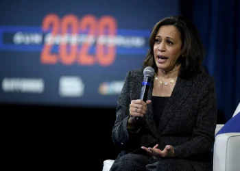 Harris je rekao da bi policija mogla ‘ući’ u dom legalnog vlasnika oružja radi inspekcije