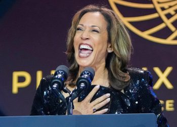 Harrisa ismijavali na internetu jer je iznio još jedan ‘novi naglasak’ na Kongresnom okupljanju crnaca