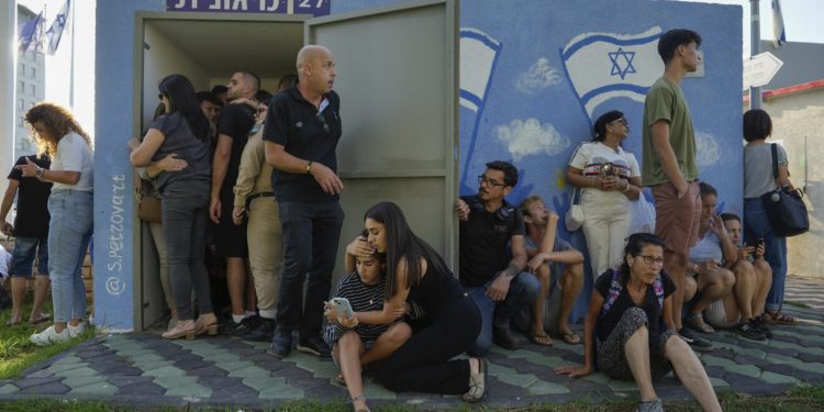 Hutisti balističkim projektilom gađali Tel Aviv, dva milijuna Izraelaca trčalo u skloništa