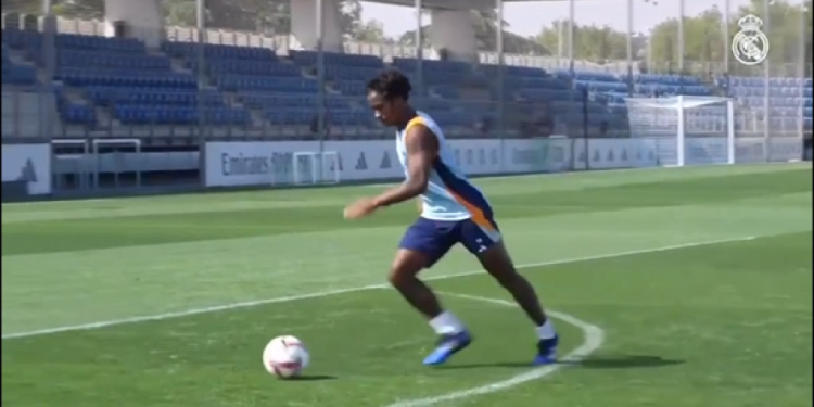 Ima samo 18 godina, ali je savršen: Endrick ne promašuje nijedan udarac na treningu