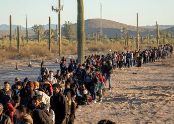 Imigracijski stručnjak upozorava da su crni Amerikanci pod utjecajem migranata koji ‘preplavljuju njihove zajednice’