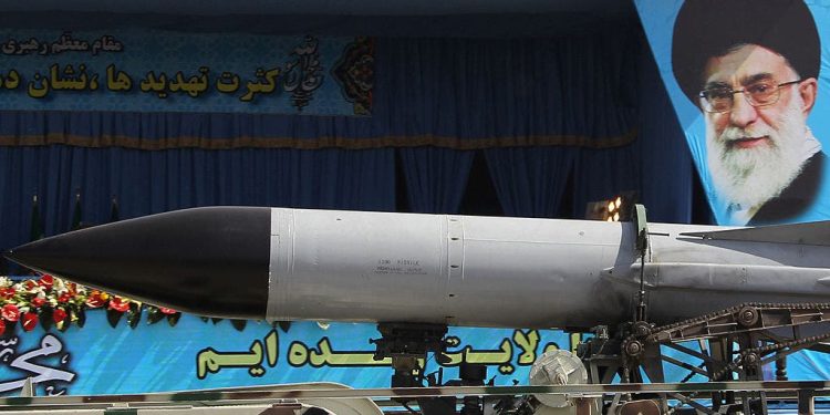 Iran želi preplaviti američke baze u Zaljevu, upozorava bivši zapovjednik CENTCOM-a