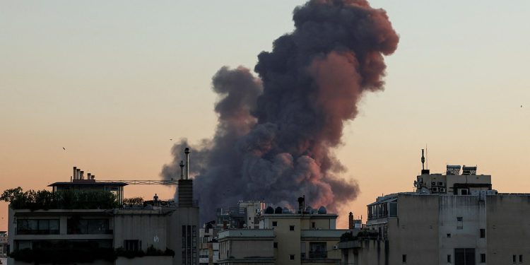 Izrael je napao centralni stožer Hezbollaha u Bejrutu, kažu IDF-i