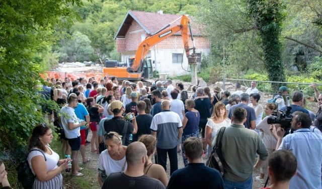 JE LI RIJEKA UNA SPAŠENA? Gradilište nije zapečaćeno niti je postavljena signalizacija o zabrani daljnjih radova