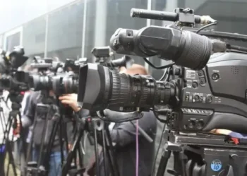 JOŠ ČEKAJU PLAĆE Otpušteni radnici televizije Una ne mogu ni na zavod za zapošljavanje