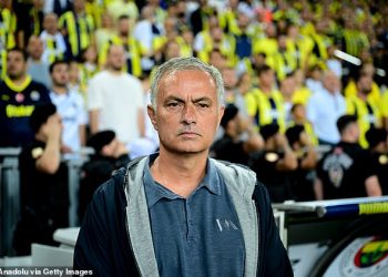 Jose Mourinho KRIDI ‘nepoštenog’ rivala Galatasaray dok objašnjava zašto nije prisustvovao konferenciji za novinare nakon utakmice u Fenerbahceu nakon teškog poraza