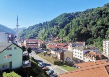 KAKO SU ISPARILI MILIJUNI MARAKA DONACIJA Srebrenica, grad žednih, izvaranih i očajnih ljudi