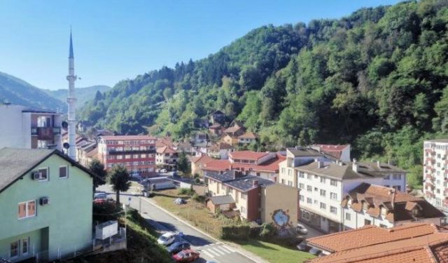 KAKO SU ISPARILI MILIJUNI MARAKA DONACIJA Srebrenica, grad žednih, izvaranih i očajnih ljudi