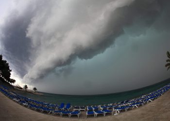 Kao da su se otvorila vrata neba: Snimljeno oko oluje nad Hrvatskom