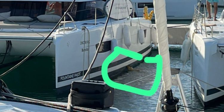 Katamaran usred marine Bibinje-Sukošan koja je otvorena za kupače, izbacio fekalije!