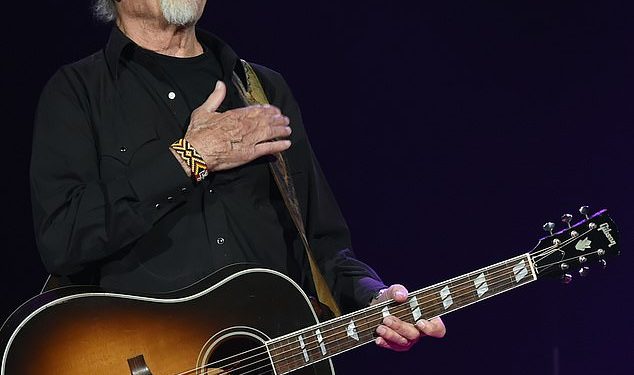 Kris Kristofferson preminuo u 88: Ikona country glazbe i glumac koji je glumio uz Barbru Streisand u filmu Zvijezda je rođena preminuo je u svom domu u Mauiju