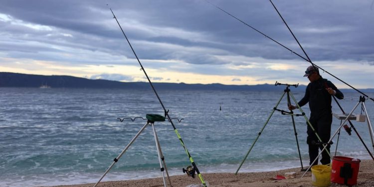 LOV ŠTAPOM S OBALE Završilo je međužupanijsko prvenstvo u sportskom ribolovu kategorije U16