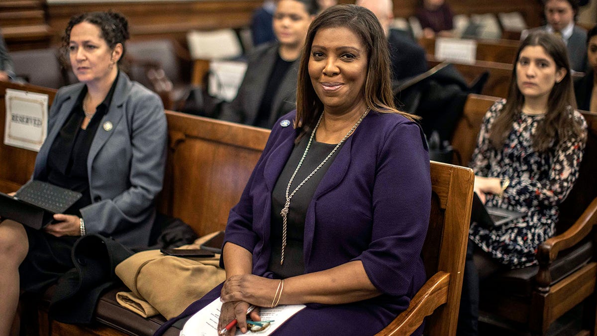 Letitia James u sudnici