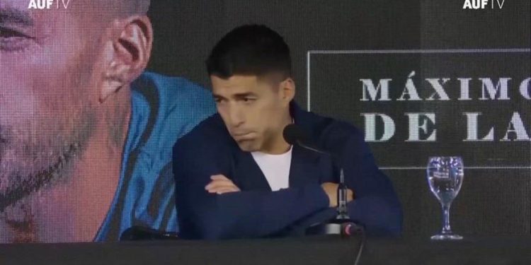 Luis Suarez se u suzama oprostio od reprezentacije Urugvaja: “Pravo je vrijeme”