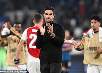 MARTIN KEOWN GOVORI O TAKTICI: Arsenal mora učiniti ono što nikada nije pod vodstvom Mikela Artete protiv Man Cityja, očekujte Kaija Havertza da predvodi liniju i ogroman zadatak za Erlinga Haalanda
