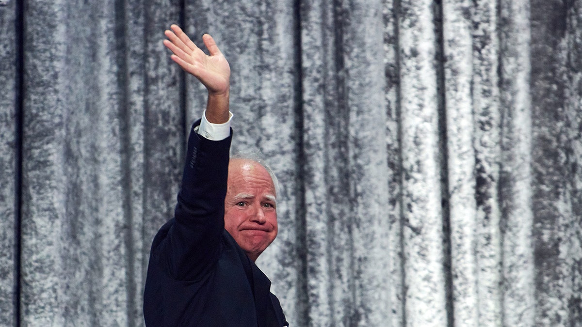 MN-Gov.-Tim-Walz-govori-na-HRC-večeri