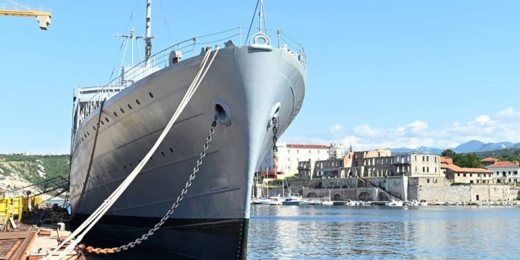 MOJ GALEBE I dalje rastu troškovi rekonstrukcije bivšeg Titovog broda, a zakupca nigdje!