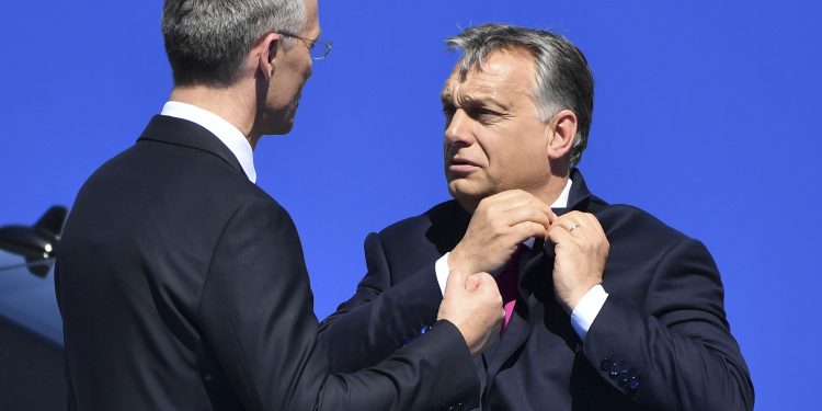 Mađarska ima ‘rješenje’ za migrante: ‘Autobusi su spremni’