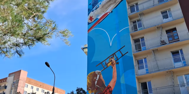 Mariupolj ima novo, moderno ruho: obnova je u punom jeku, a ruske zastave vijore svugdje