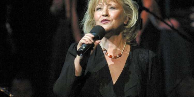 Meri Cetinić nastupa u Supetru povodom 30 godina djelovanja Turističke zajednice