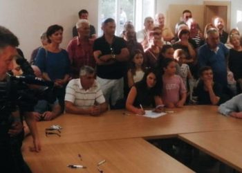 Mještani u Radošiću žele pitku vodu: “Desetljećima nam se obećava voda, ali ona stiže samo u cisterni”