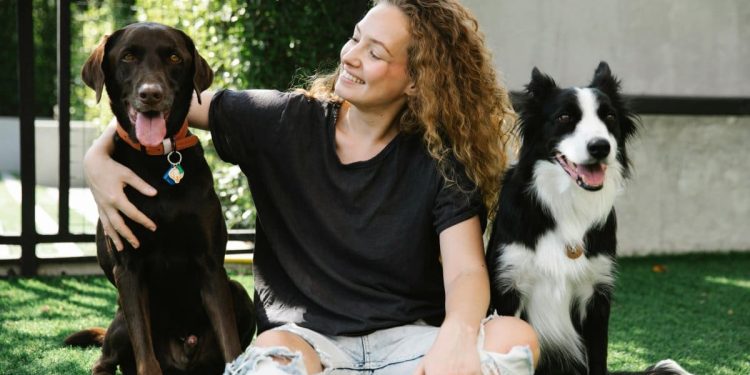 “NAJGORE JE BITI VLASNIK PSA U DALMACIJI?” Vlasnica psića tvrdi da su upravo oni, vlasnici lajavih ljubimaca, građani 3. reda u Dalmaciji