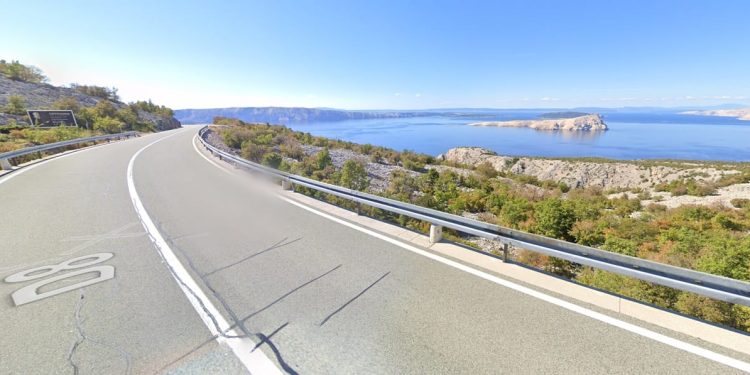 Na Jadranskoj magistrali kod Senja poginuo bračni par iz Slovenije